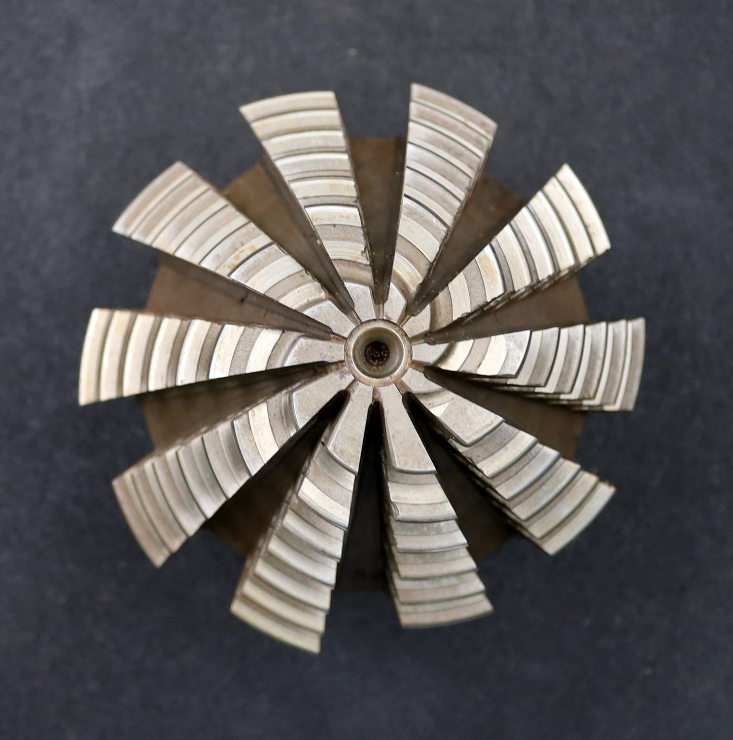 Bild des Artikels KLINGELNBERG-Palloid-Wälzfräser-m=-7-17°30´-EGW-Vorfräser-Zahnform-III-1gg.-Li.