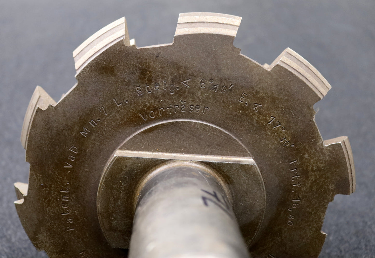 Bild des Artikels KLINGELNBERG-Palloid-Wälzfräser-m=-7-17°30´-EGW-Vorfräser-Zahnform-III-1gg.-Li.