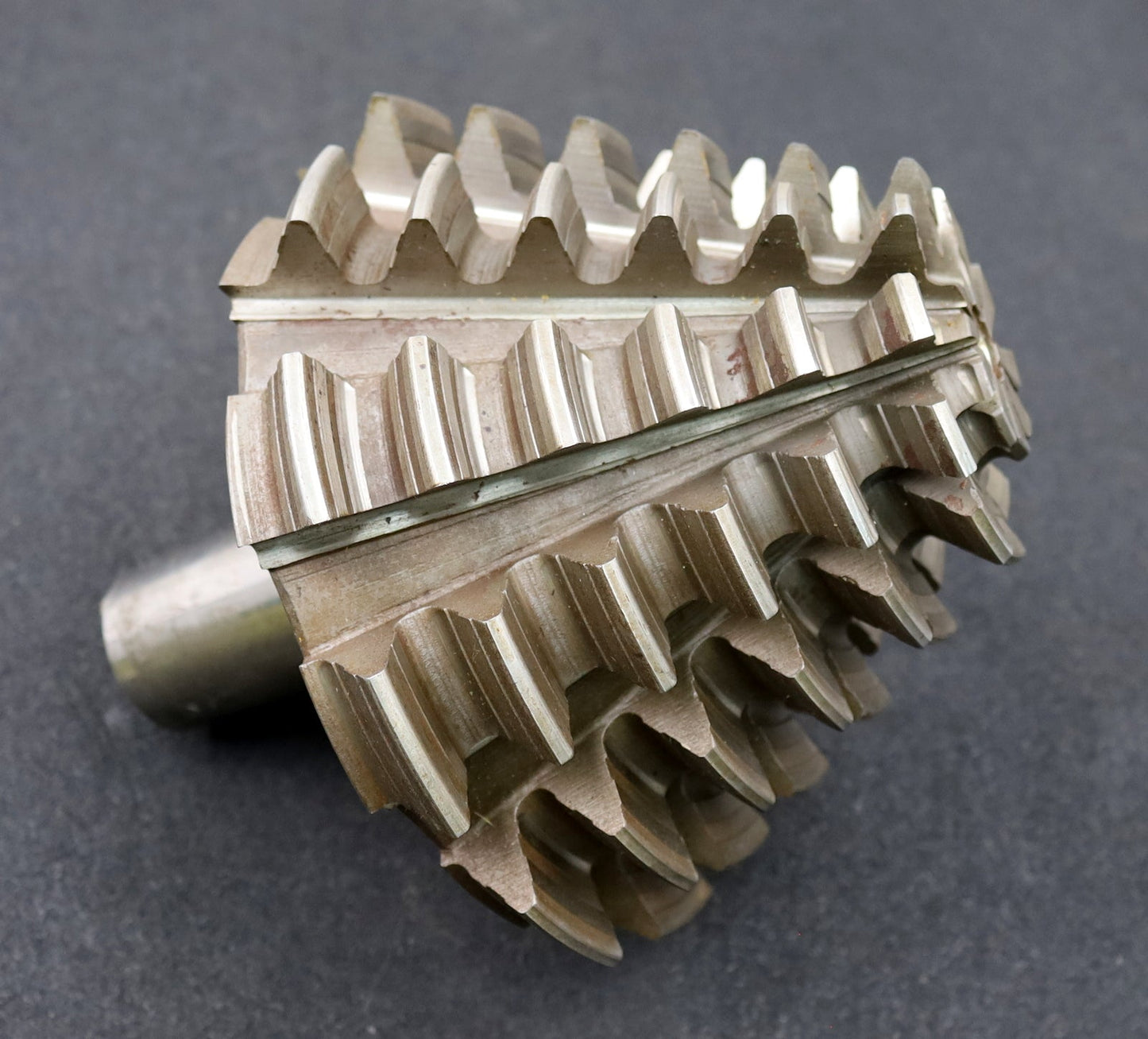 Bild des Artikels KLINGELNBERG-Palloid-Wälzfräser-m=-7-17°30´-EGW-Vorfräser-Zahnform-III-1gg.-Li.