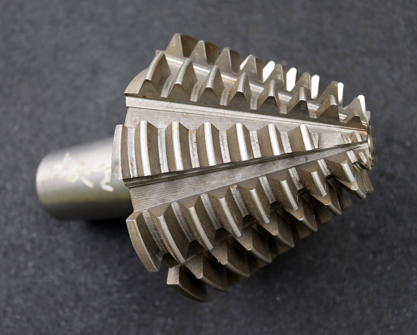 Bild des Artikels KLINGELNBERG-Palloid-Wälzfräser-m=-3,75-EGW-20°-Zahnform-III-1gg.-Rechts-HSS