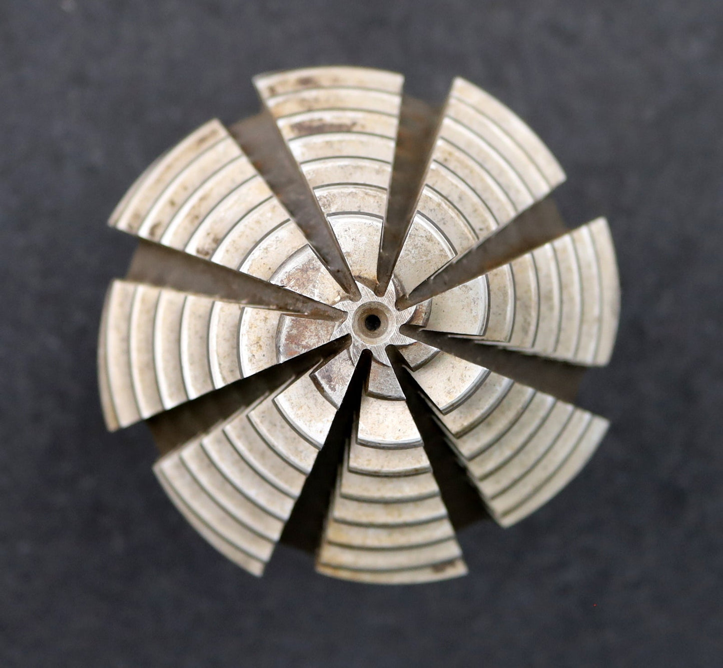 Bild des Artikels KLINGELNBERG-Palloid-Wälzfräser-m=-3,75-EGW-20°-Zahnform-III-1gg.-Re.-HSS