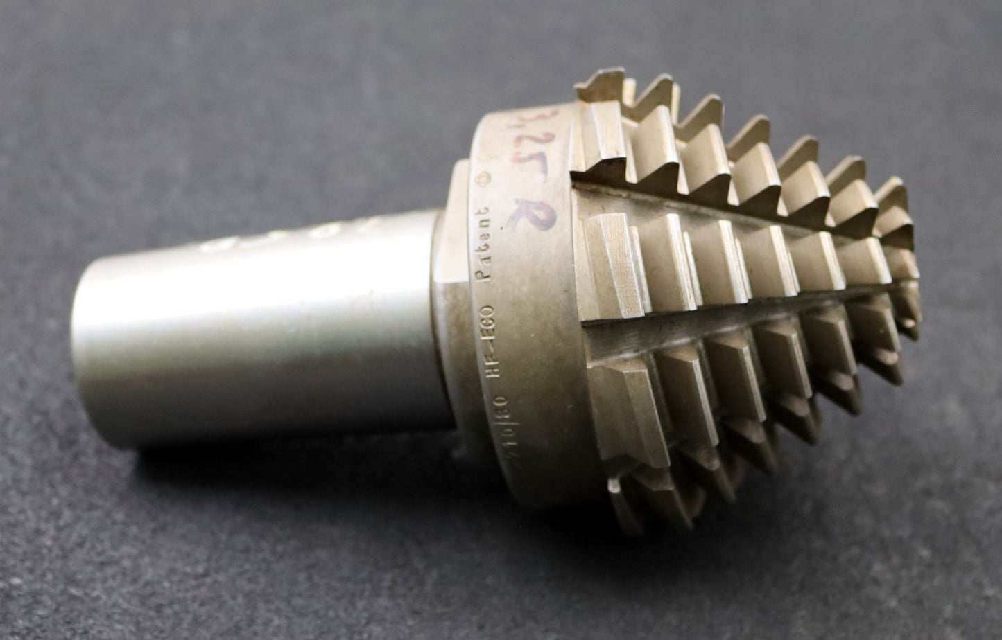 Bild des Artikels KLINGELNBERG-Palloid-Wälzfräser-m=-3,25-EGW-20°-Zahnform-I-1gg.-Links-Rest=-95%