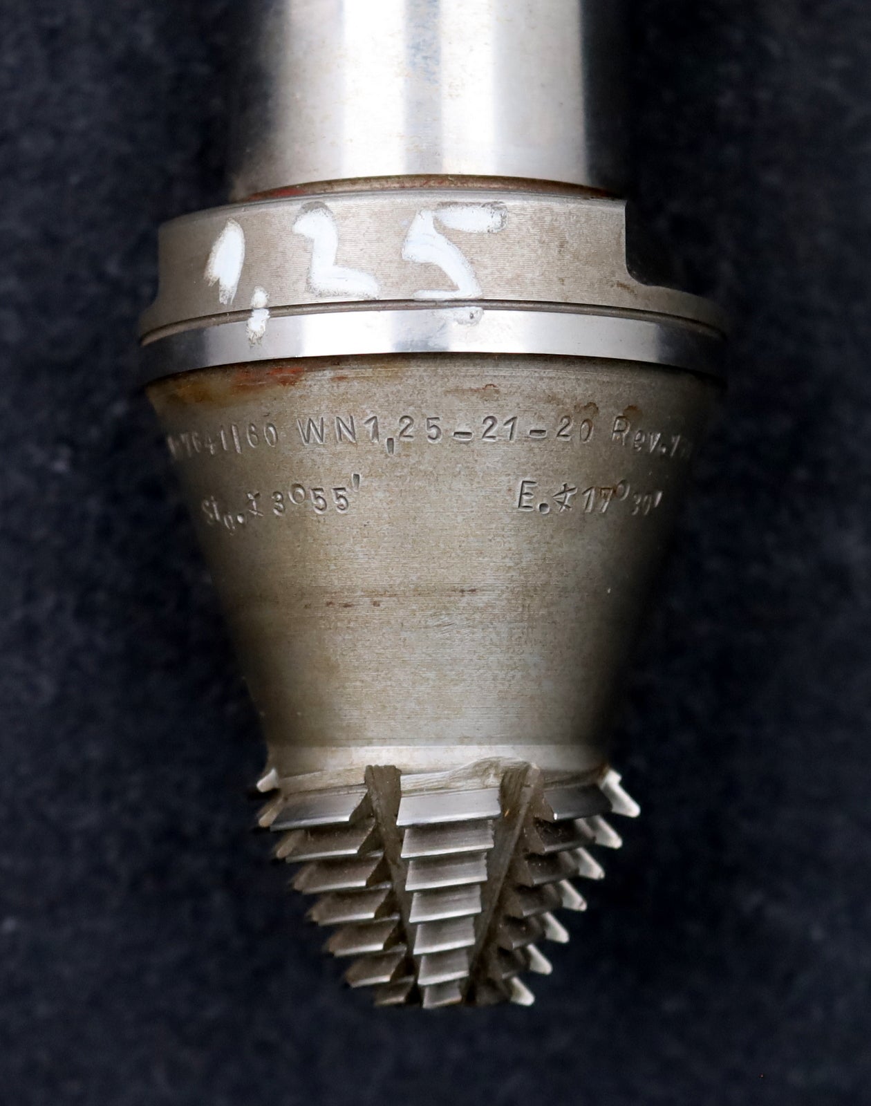 Bild des Artikels KLINGELNBERG-Palloid-Wälzfräser-m=-1,25-17°30´-EGW-Zahnform-III-1gg.-Re.-95%