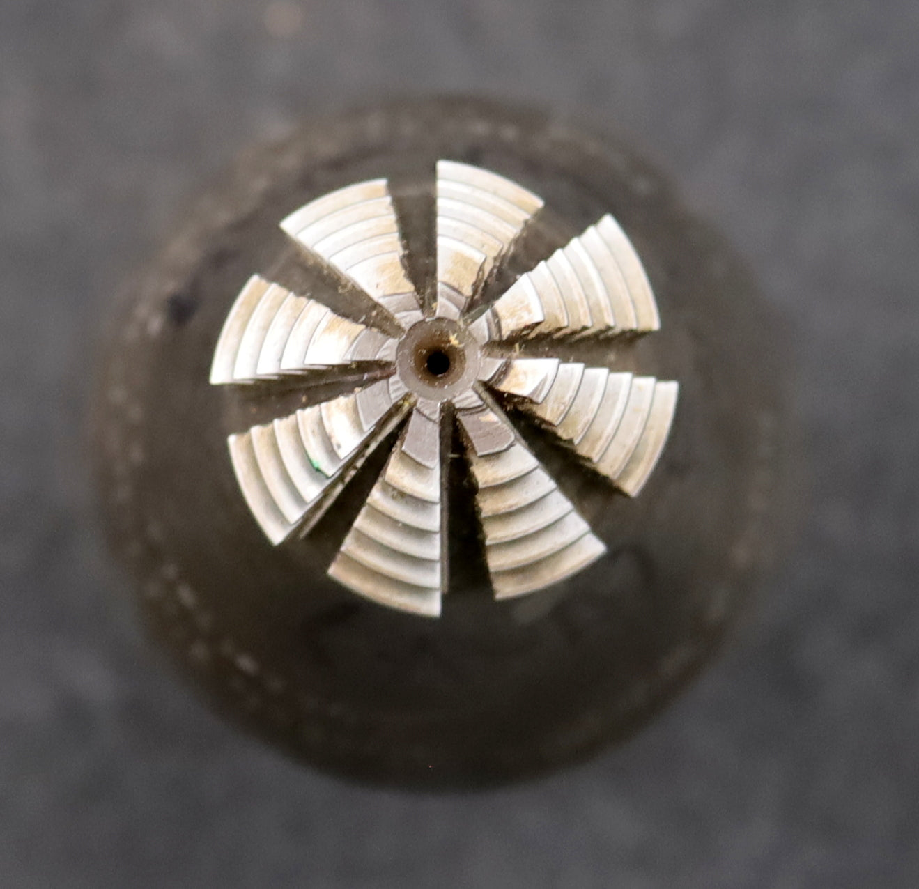 Bild des Artikels KLINGELNBERG-Palloid-Wälzfräser-m=-1,25-EGW-20°-Zahnform-I-1gg.-Li.-WN1,25-17-16