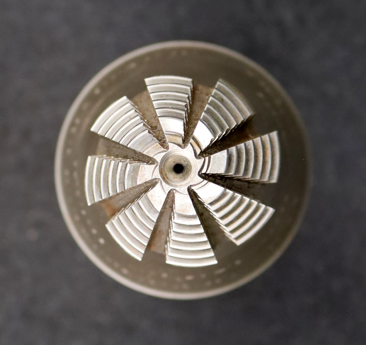 Bild des Artikels KLINGELNBERG-Palloid-Wälzfräser-m=-1,25-17°30´-EGW-Zahnform-III-1gg.-Li-Rest=90%