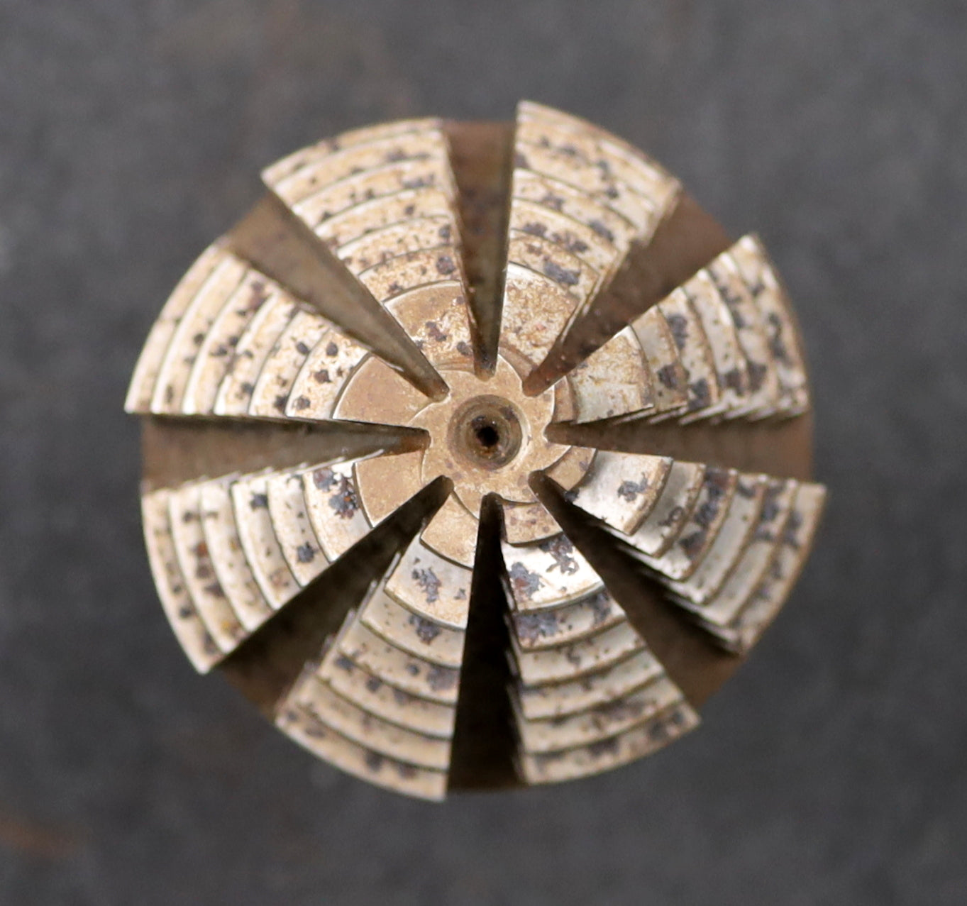 Bild des Artikels KLINGELNBERG-Palloid-Wälzfräser-m=-2,5-EGW-20°-Zahnform-I-1gg.-Re.-WN2,5-32-32