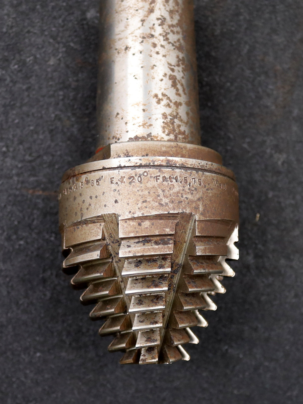 Bild des Artikels KLINGELNBERG-Palloid-Wälzfräser-m=-2,5-EGW-20°-Zahnform-I-1gg.-Re.-WN2,5-32-32