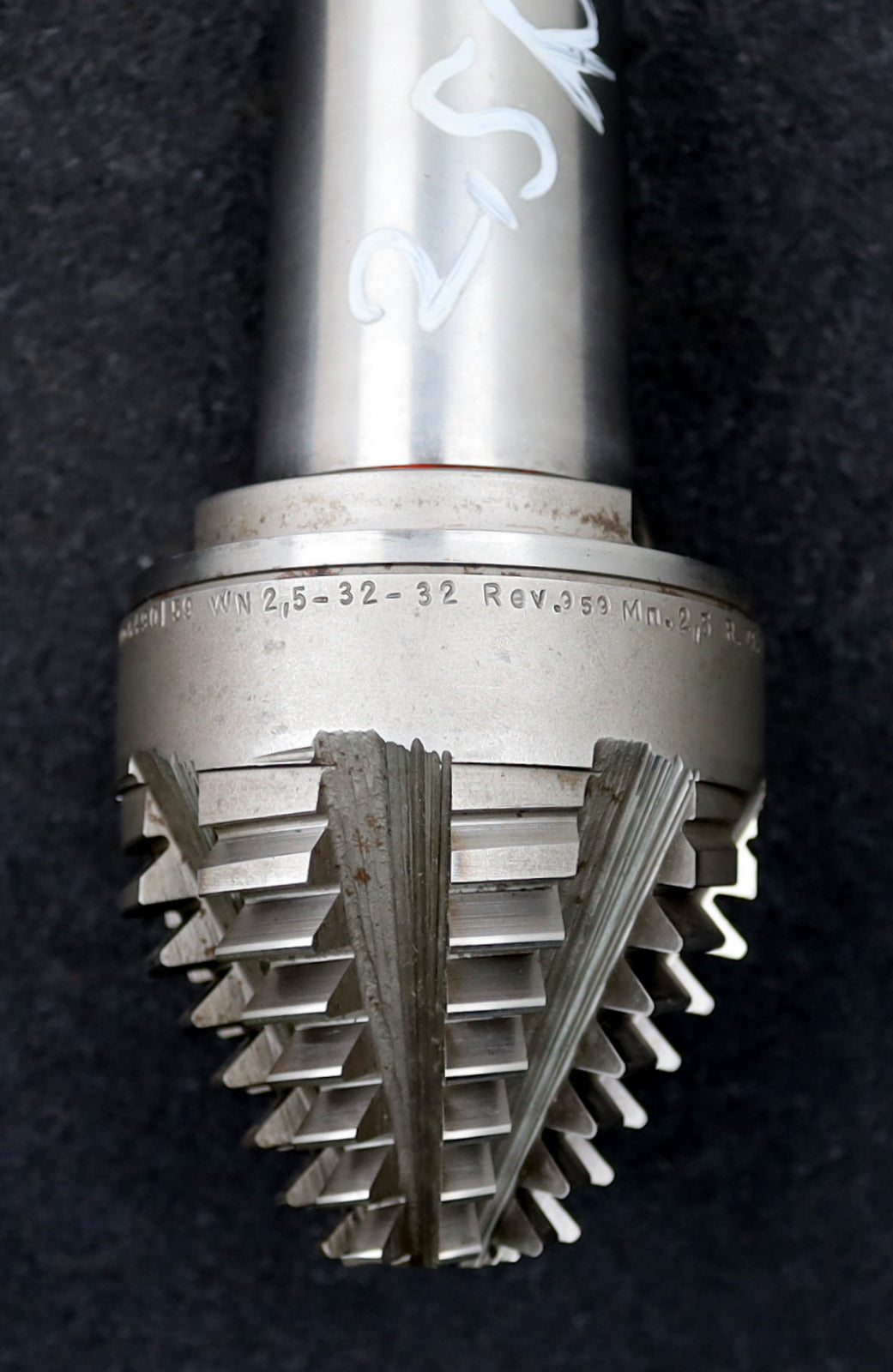 Bild des Artikels KLINGELNBERG-Palloid-Wälzfräser-m=-2,5-EGW-20°-Zahnform-I-1gg.-Rechts-Ø-28x77mm