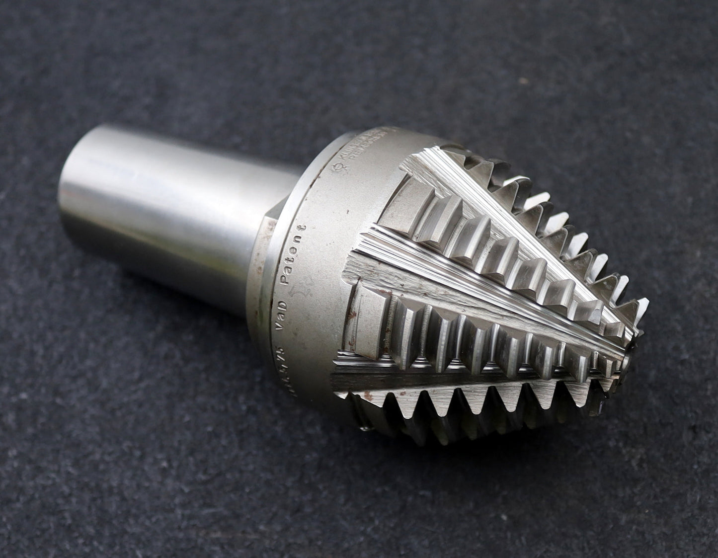 Bild des Artikels KLINGELNBERG-Palloid-Wälzfräser-m=-2,5-EGW-20°-Zahnform-I-1gg.-Rechts-Ø-28x77mm
