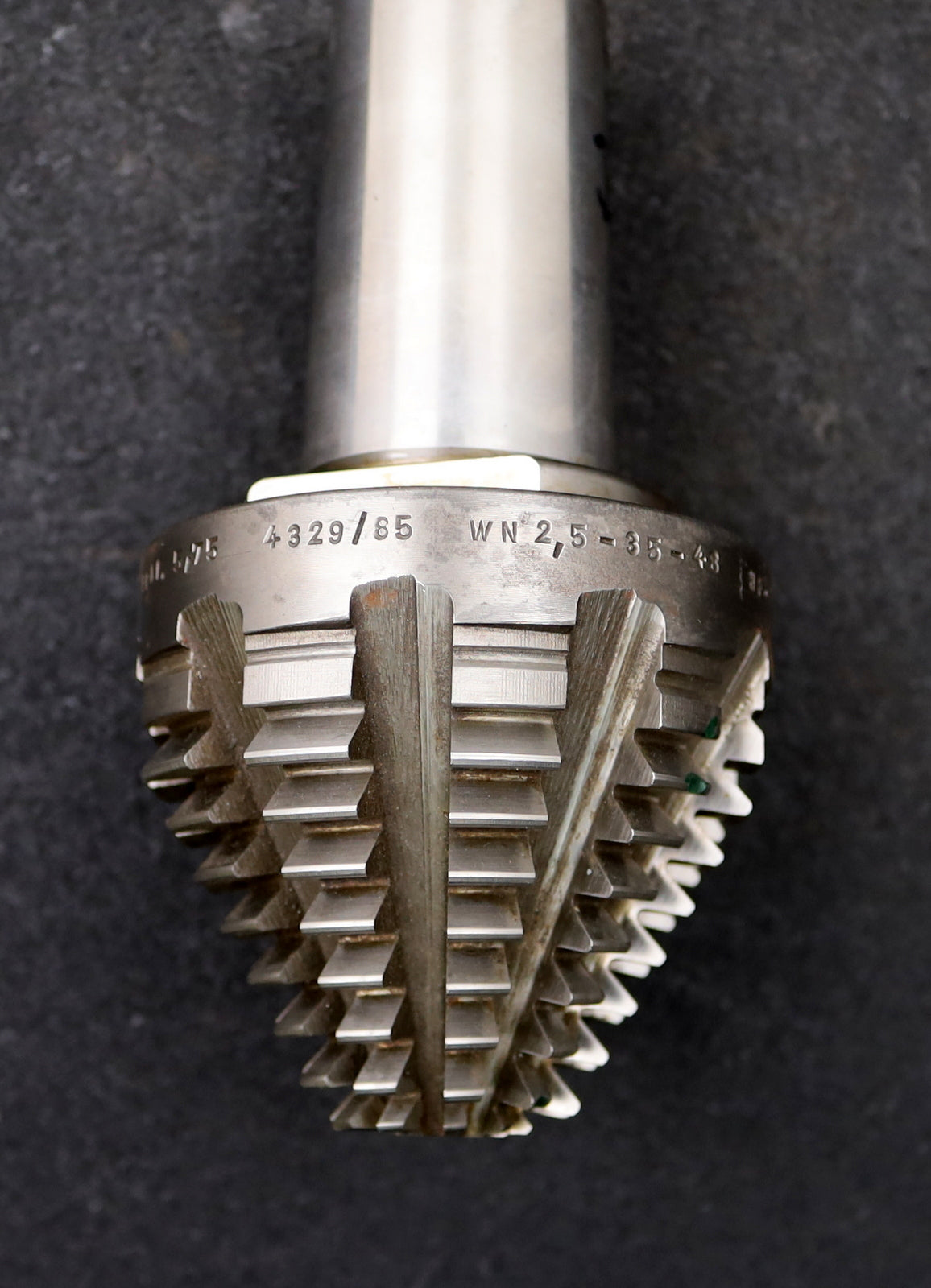 Bild des Artikels KLINGELNBERG-Palloid-Wälzfräser-m=-2,5-EGW-20°-Zahnform-I-1gg.-Links-Ø-35x90mm