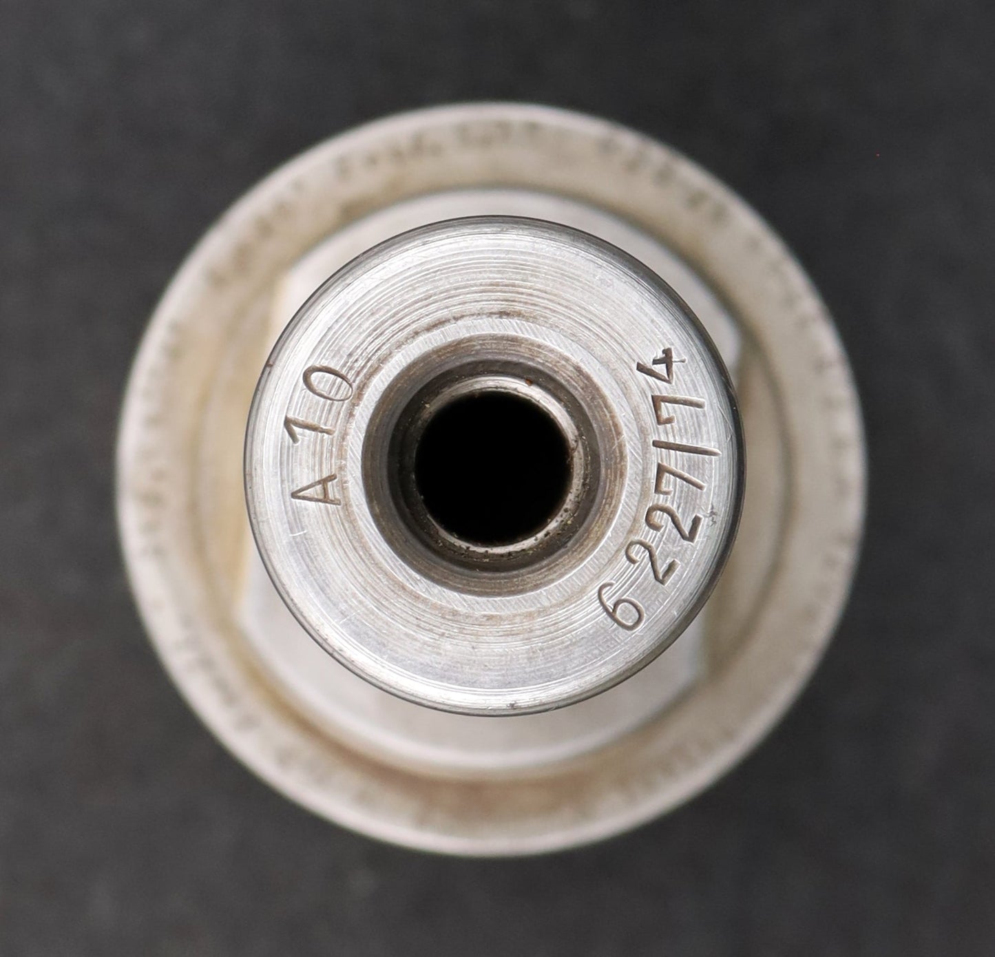 Bild des Artikels KLINGELNBERG-Palloid-Wälzfräser-m=-2,5-EGW-20°-Zahnform-I-1gg.-Rechts-Ø-30x85mm