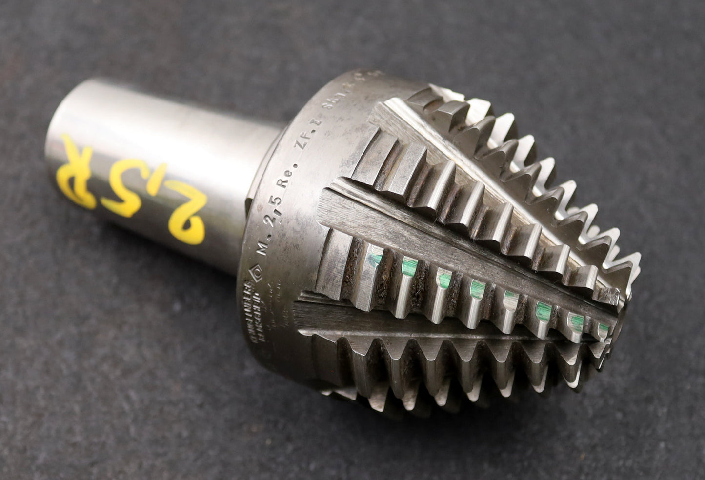 Bild des Artikels KLINGELNBERG-Palloid-Wälzfräser-m=-2,5-EGW-20°-Zahnform-I-1gg.-Rechts-Ø-31x85mm