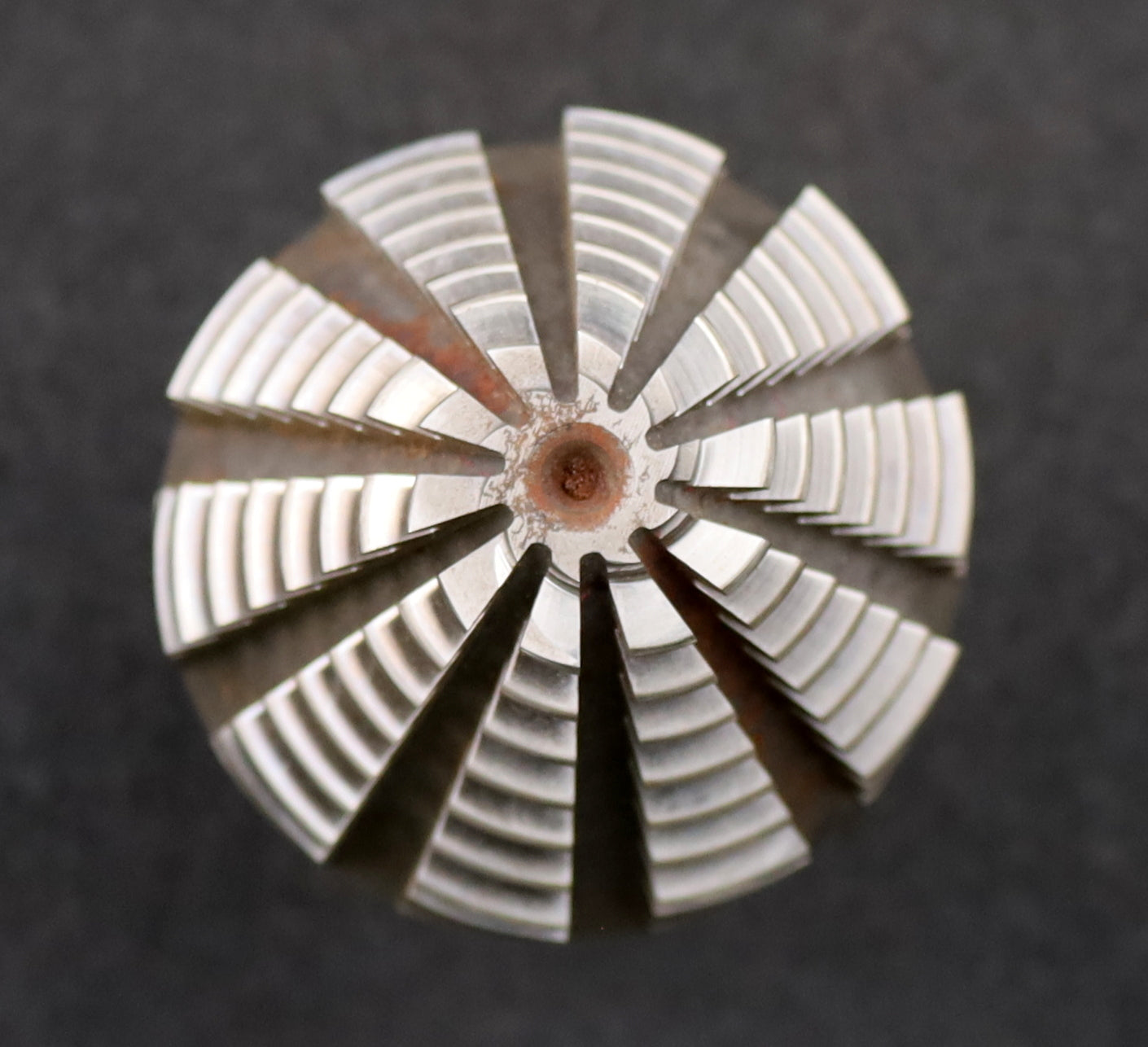 Bild des Artikels KLINGELNBERG-Palloid-Wälzfräser-m=-2,5-EGW-20°-Zahnform-I-1gg.-Links-Rest=-95%