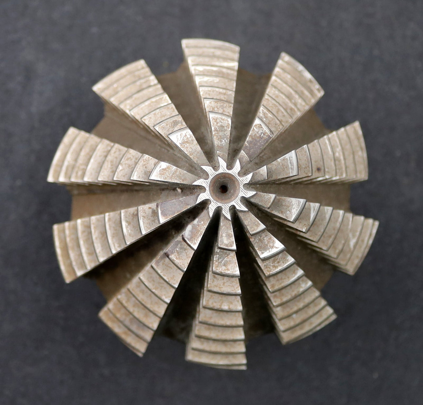 Bild des Artikels KLINGELNBERG-Palloid-Wälzfräser-m=-5-EGW-20°-Zahnform-I-1gg.-Rechts-WN5-58-95