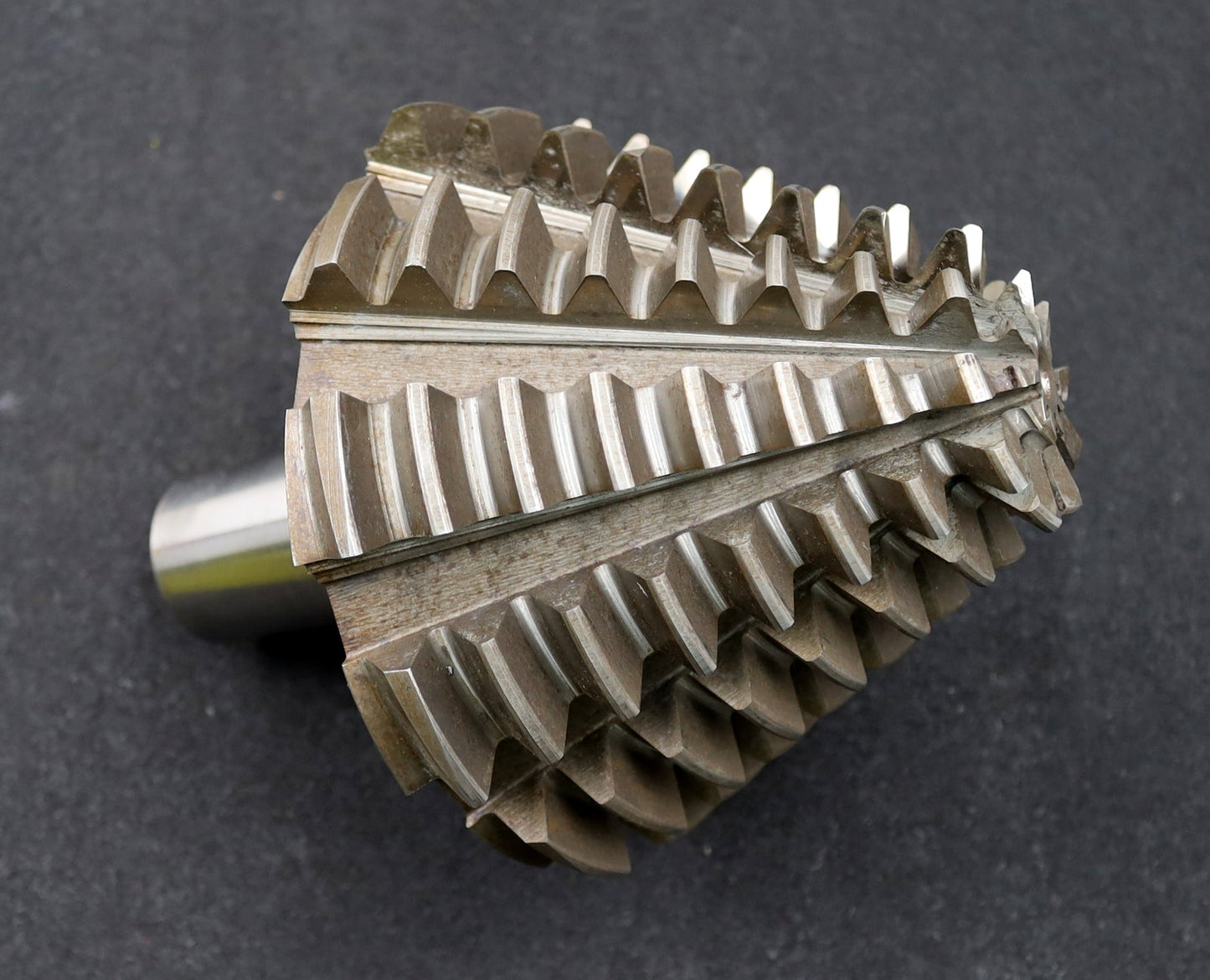 Bild des Artikels KLINGELNBERG-Palloid-Wälzfräser-m=-5-EGW-20°-Zahnform-I-1gg.-Rechts-WN5-58-95