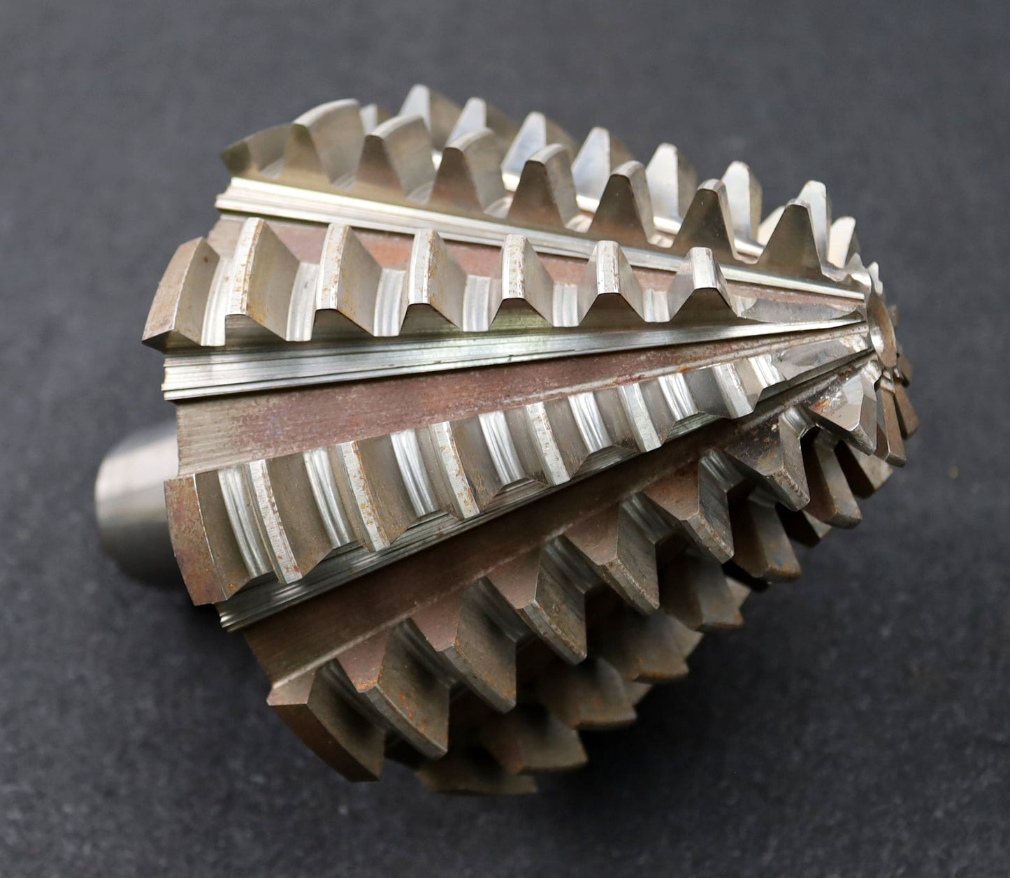 Bild des Artikels KLINGELNBERG-Palloid-Wälzfräser-m=-5-17°30´-EGW-Zahnform-III-1gg.-Rechts-VaD