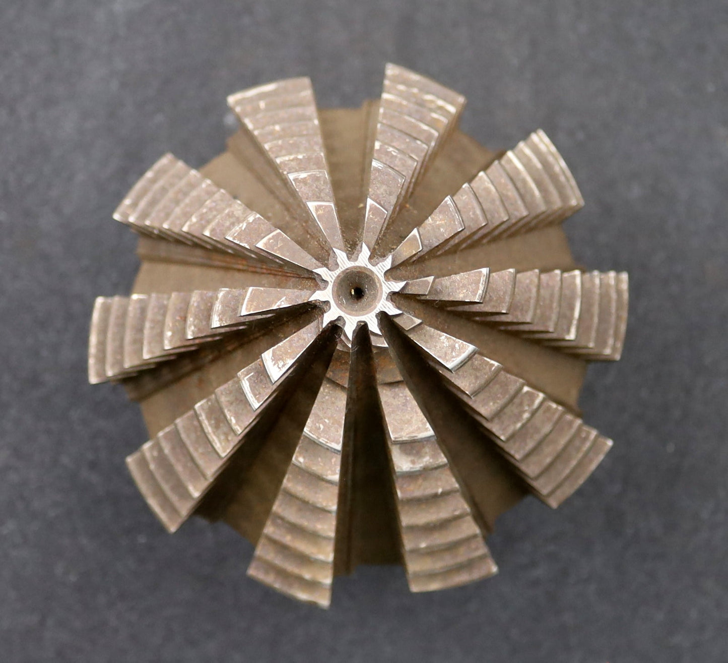 Bild des Artikels KLINGELNBERG-Palloid-Wälzfräser-m=-5-EGW-20°-Zahnform-I-1gg.-Links-SF260