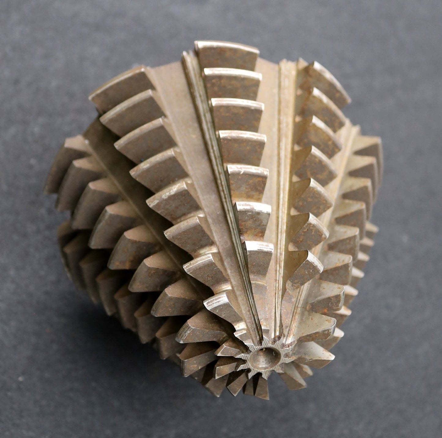 Bild des Artikels KLINGELNBERG-Palloid-Wälzfräser-m=-5-EGW-20°-Zahnform-I-1gg.-Links-SF260