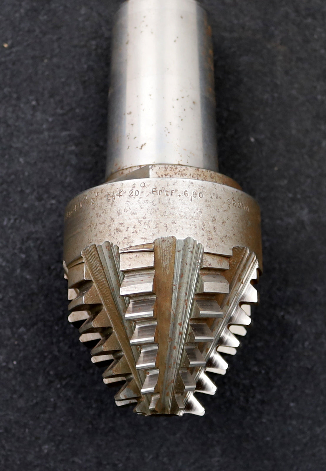 Bild des Artikels KLINGELNBERG-Palloid-Wälzfräser-m=-3-EGW-20°-Zahnform-I-1gg.-Rechts-WN3g-36a