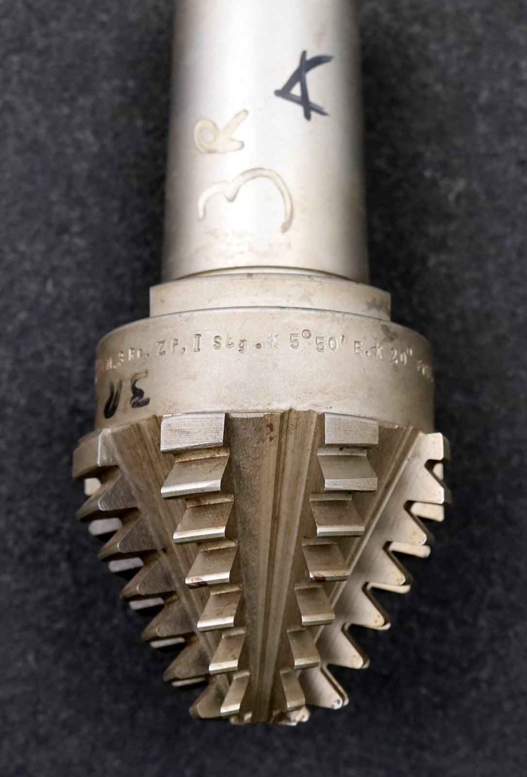 Bild des Artikels KLINGELNBERG-Palloid-Wälzfräser-m=-3-EGW-20°-Zahnform-I-1gg.-Rechts-HF-ECO