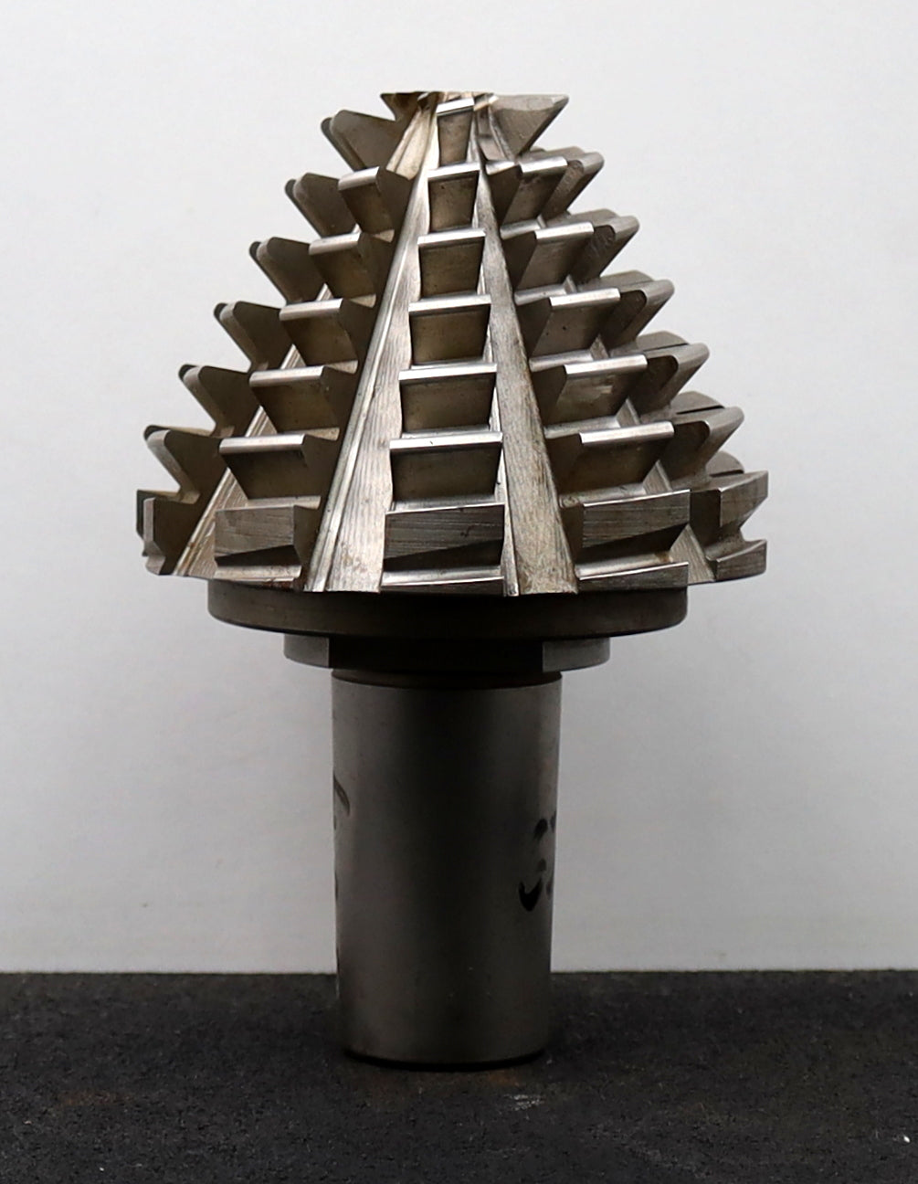 Bild des Artikels KLINGELNBERG-Palloid-Wälzfräser-m=-4,5-EGW-20°-Zahnform-I-1gg.-Rechts-HSS