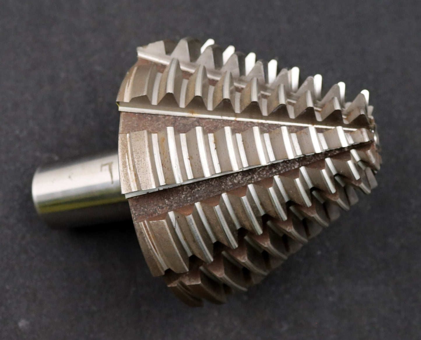 Bild des Artikels KLINGELNBERG-Palloid-Wälzfräser-m=-4,5-EGW-20°-Zahnform-I-1gg.-Rechts-Rest=-90%