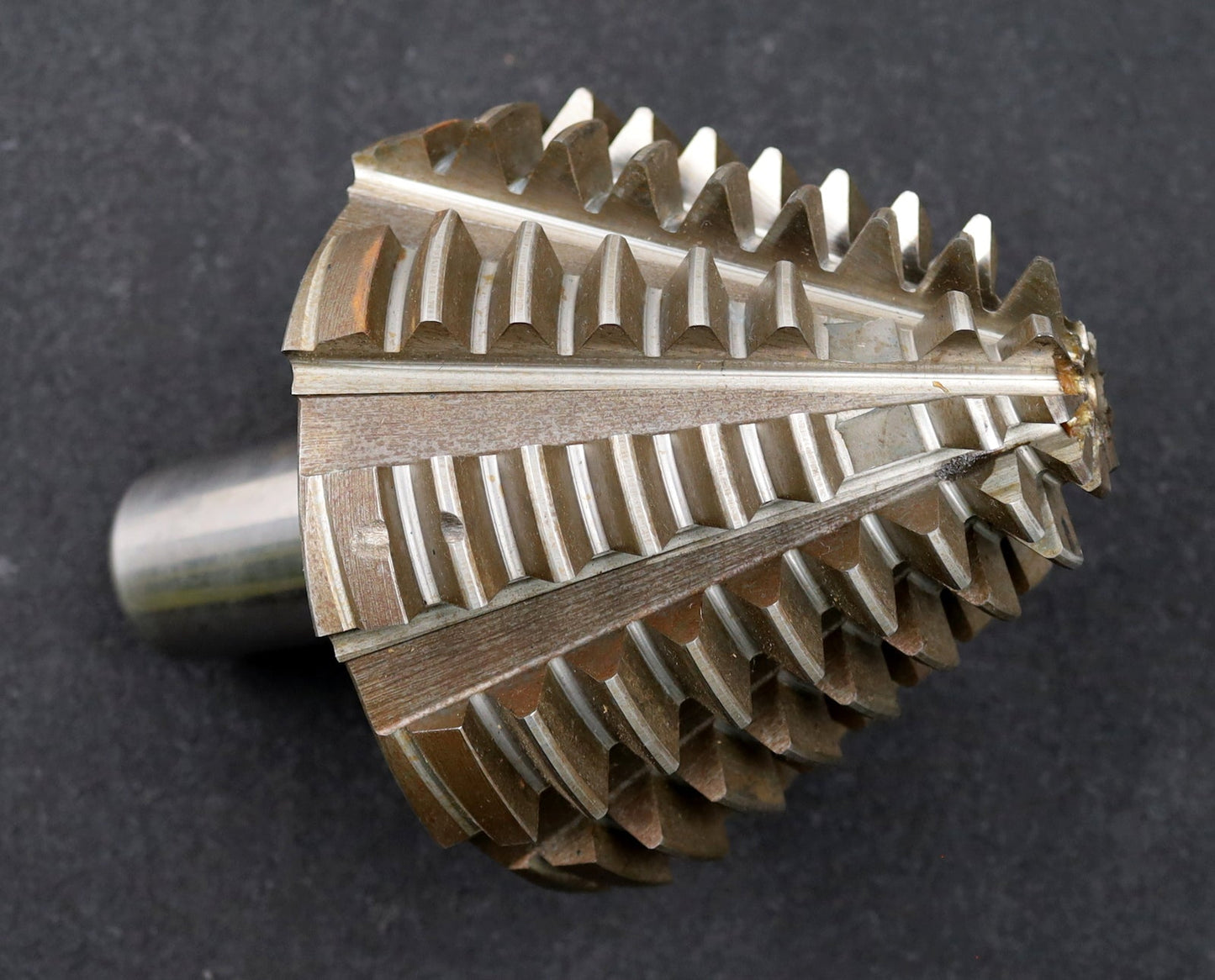 Bild des Artikels KLINGELNBERG-Palloid-Wälzfräser-m=-4,5-EGW-20°-Zahnform-I-1gg.-Rechts-Rest=-70%