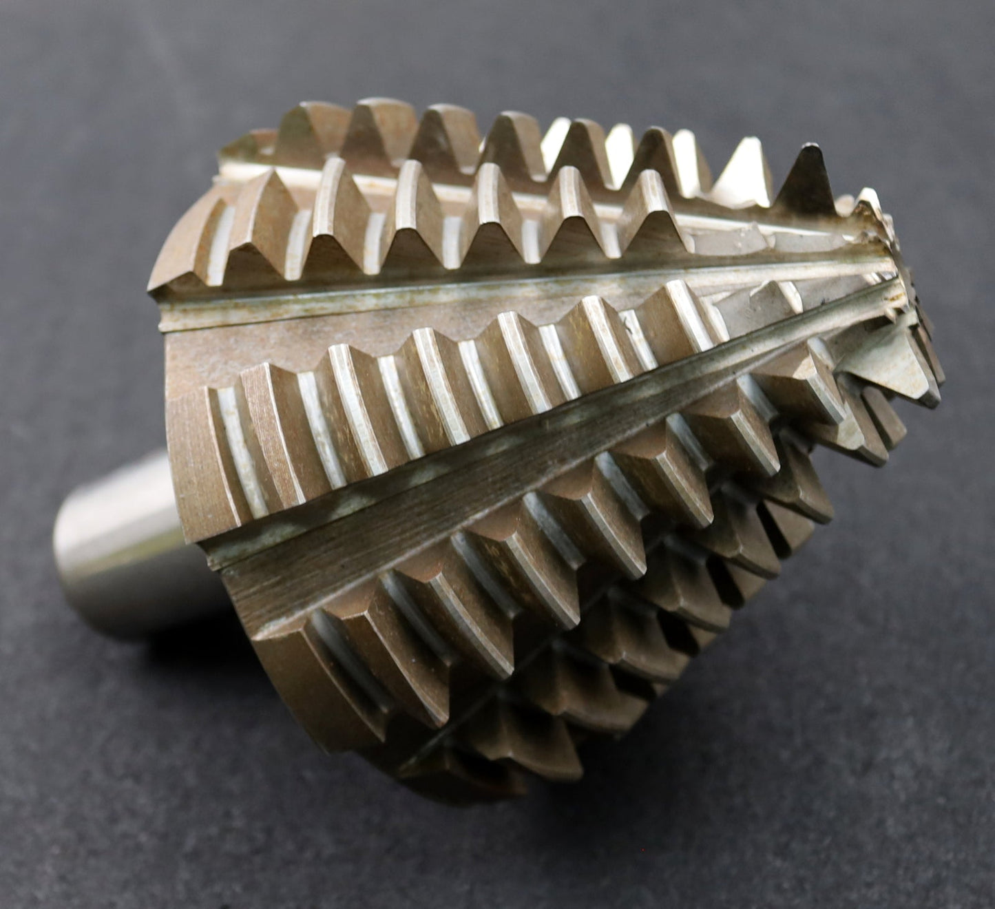 Bild des Artikels KLINGELNBERG-Palloid-Wälzfräser-m=-4,5-EGW-20°-Zahnform-I-1gg.-Rechts-Rest=-70%