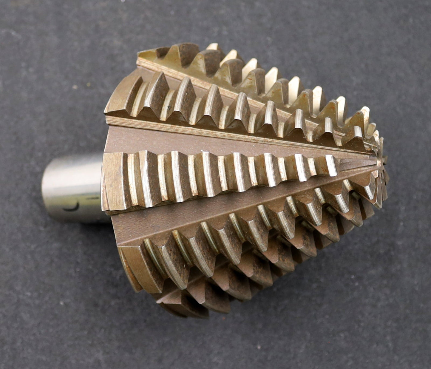 Bild des Artikels KLINGELNBERG-Palloid-Wälzfräser-m=-4,5-EGW-20°-Zahnform-I-1gg.-Rechts-Rest=-80%