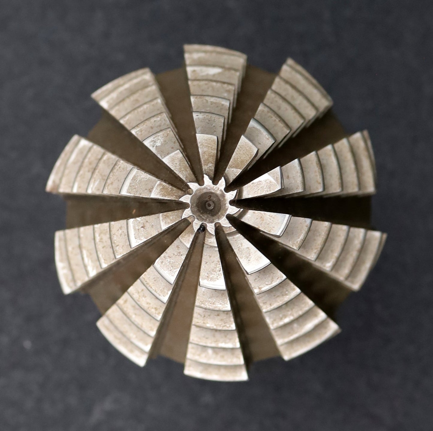 Bild des Artikels KLINGELNBERG-Palloid-Wälzfräser-m=-4-EGW-20°-Zahnform-III-1gg.-Rechts-WN4-44-51