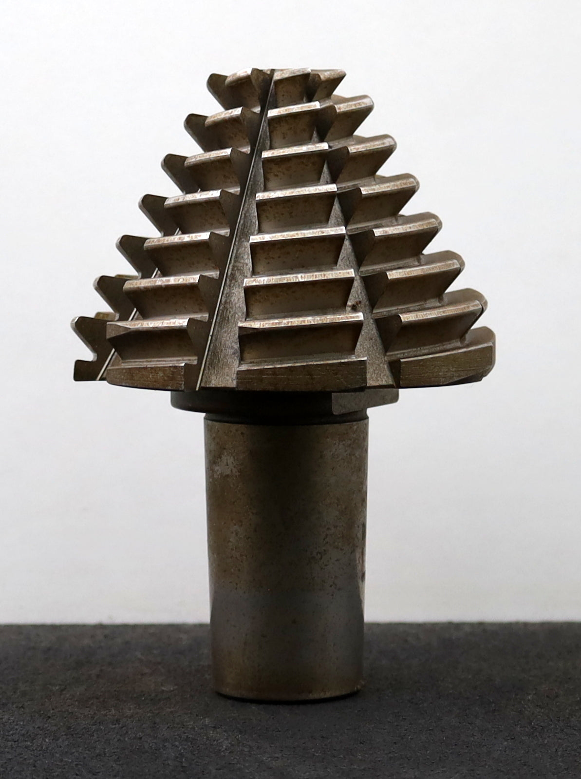 Bild des Artikels KLINGELNBERG-Palloid-Wälzfräser-m=-4-EGW-20°-Zahnform-III-1gg.-Rechts-HF-ECO