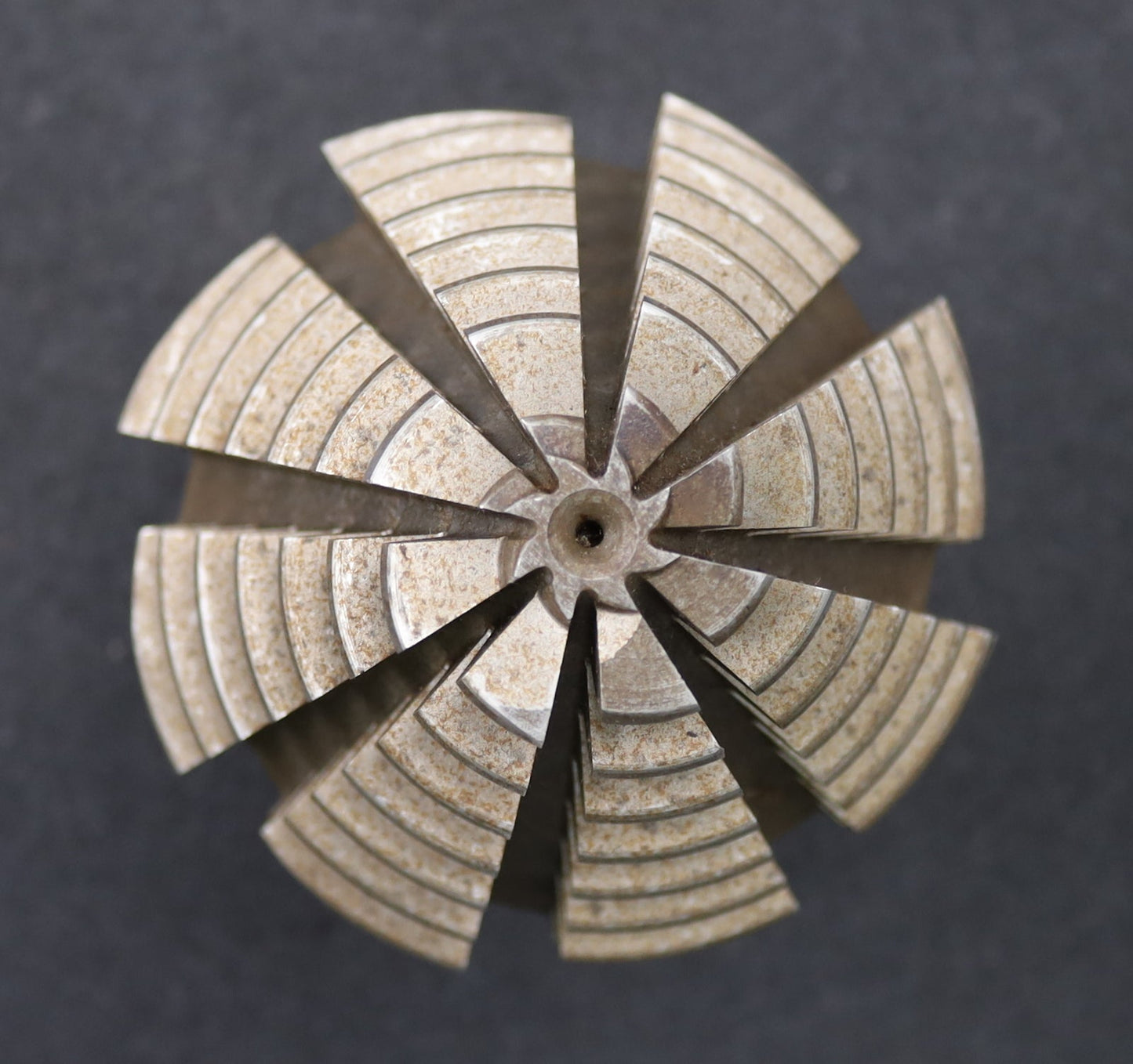 Bild des Artikels KLINGELNBERG-Palloid-Wälzfräser-m=-4-EGW-20°-Zahnform-III-1gg.-Rechts-HF-ECO