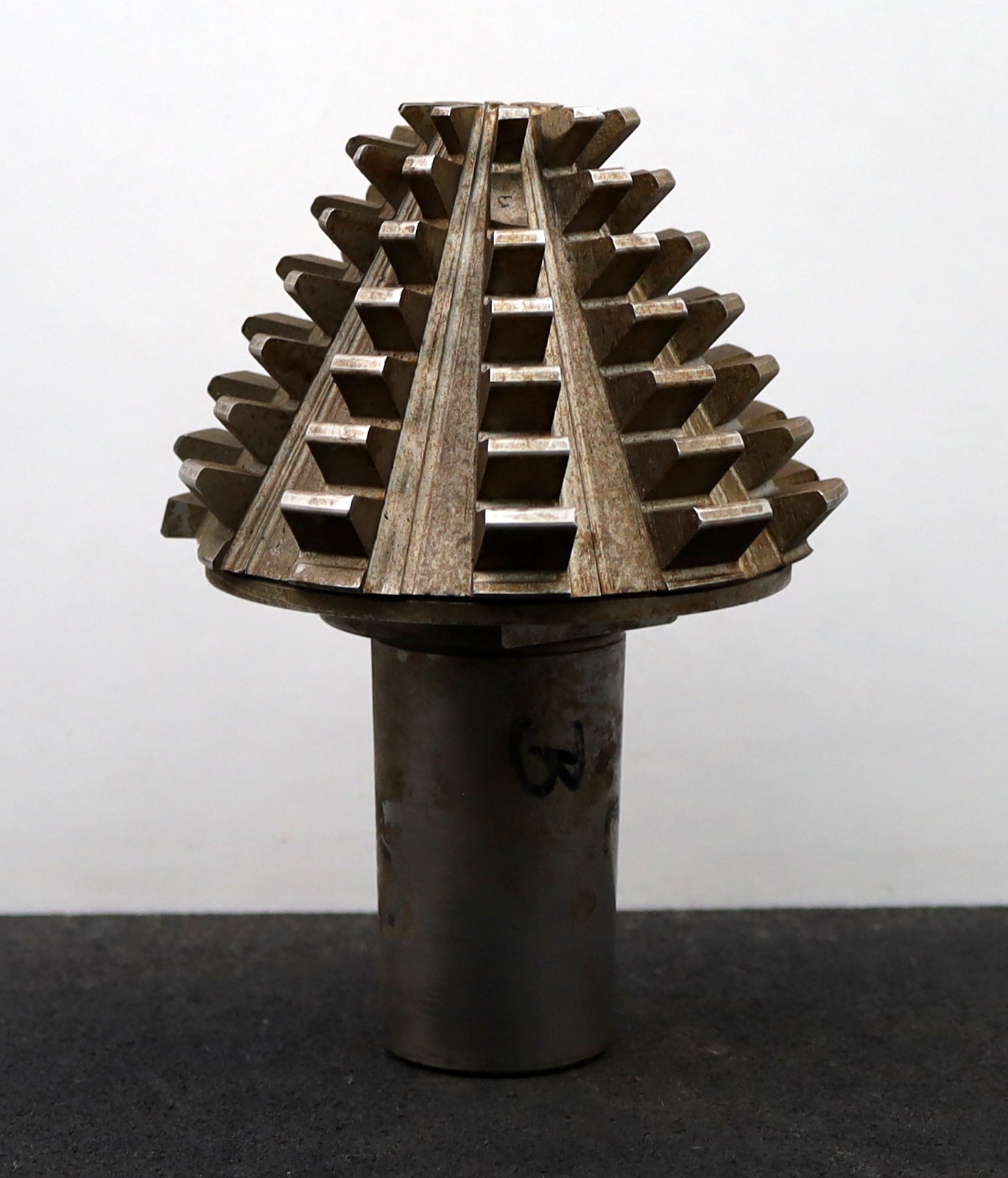 Bild des Artikels KLINGELNBERG-Palloid-Wälzfräser-m=-4-17°30´-EGW-Zahnform-III-1gg.-Li.-Rest=-50%
