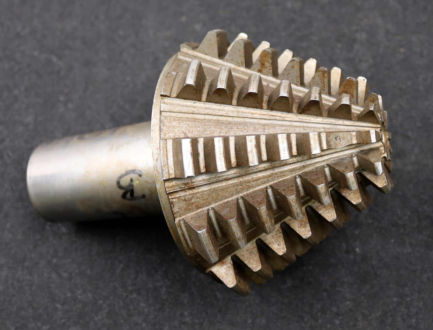 Bild des Artikels KLINGELNBERG-Palloid-Wälzfräser-m=-4-17°30´-EGW-Zahnform-III-1gg.-Li.-Rest=-50%