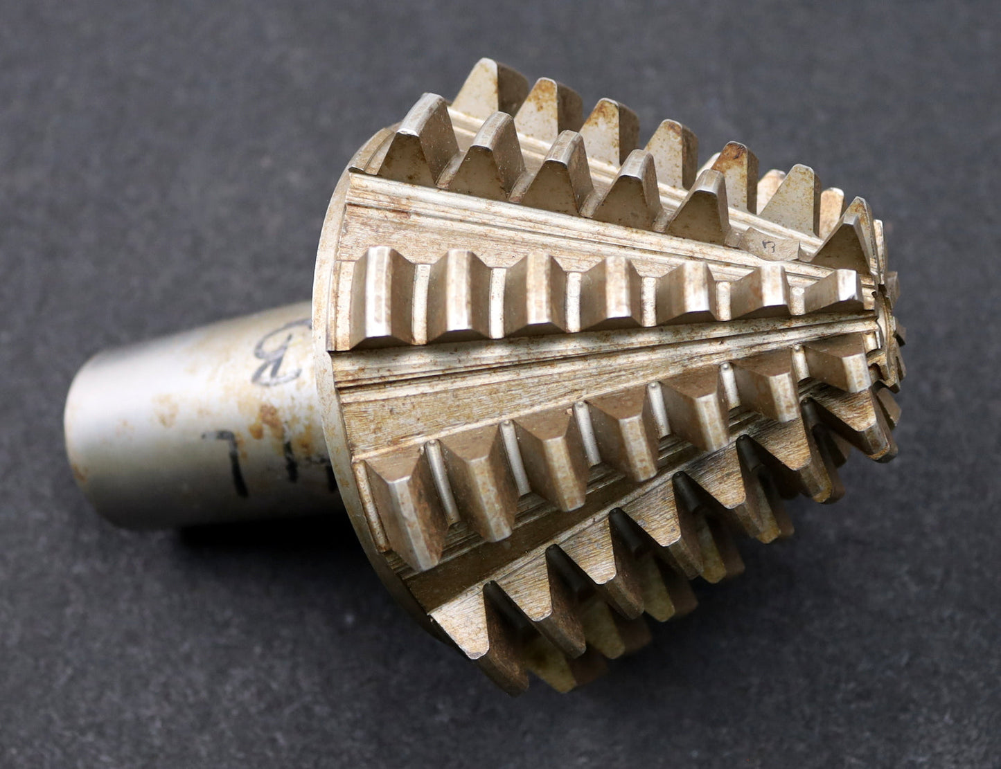 Bild des Artikels KLINGELNBERG-Palloid-Wälzfräser-m=-4-17°30´-EGW-Zahnform-III-1gg.-Li.-Rest=-50%