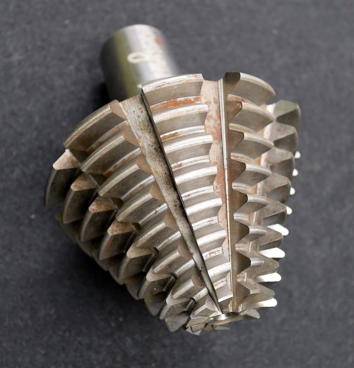 Bild des Artikels KLINGELNBERG-Palloid-Wälzfräser-m=-4-EGW-20°-Zahnform-I-1gg.-Rechts-VaD-HSS