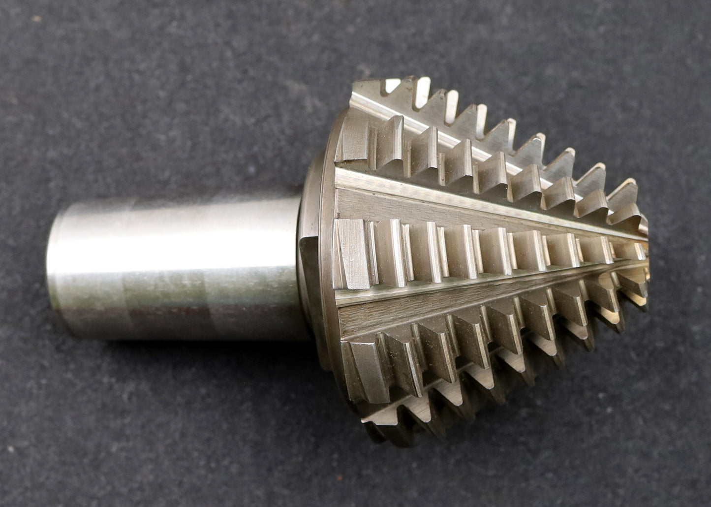 Bild des Artikels KLINGELNBERG-Palloid-Wälzfräser-m=-3-EGW-20°-Zahnform-I-1gg.-Rechts-WN3-39-57