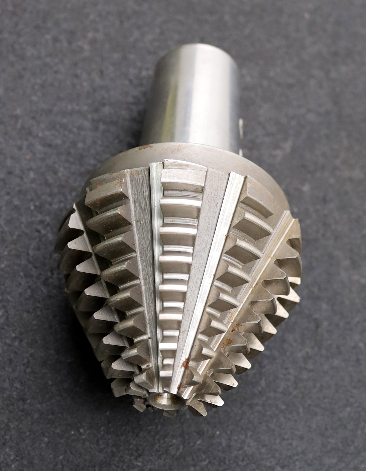 Bild des Artikels KLINGELNBERG-Palloid-Wälzfräser-m=-3-EGW-20°-Zahnform-I-1gg.-Rechts-Rest=-70%