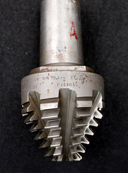 Bild des Artikels KLINGELNBERG-Palloid-Wälzfräser-m=-3-17°30´-EGW-Zahnform-III-1gg.-Re.-WN3-18a-v