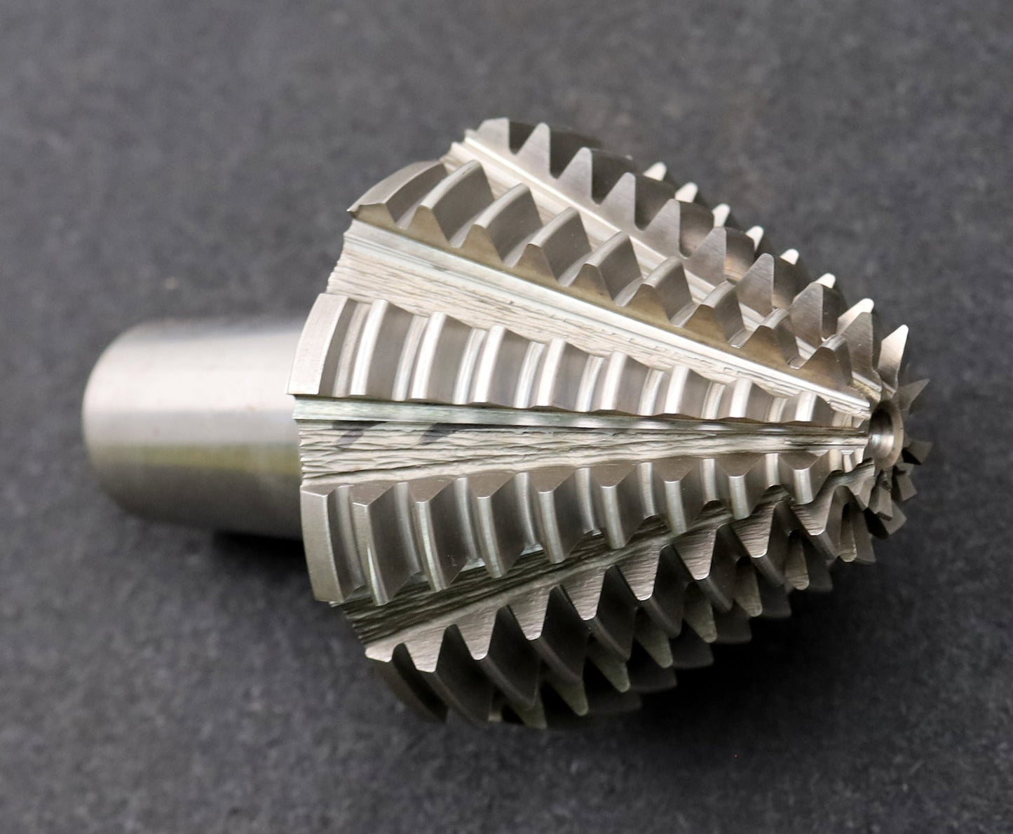 Bild des Artikels KLINGELNBERG-Palloid-Wälzfräser-m=-3-EGW-20°-Zahnform-I-1gg.-Links-Rest=-60%-HSS