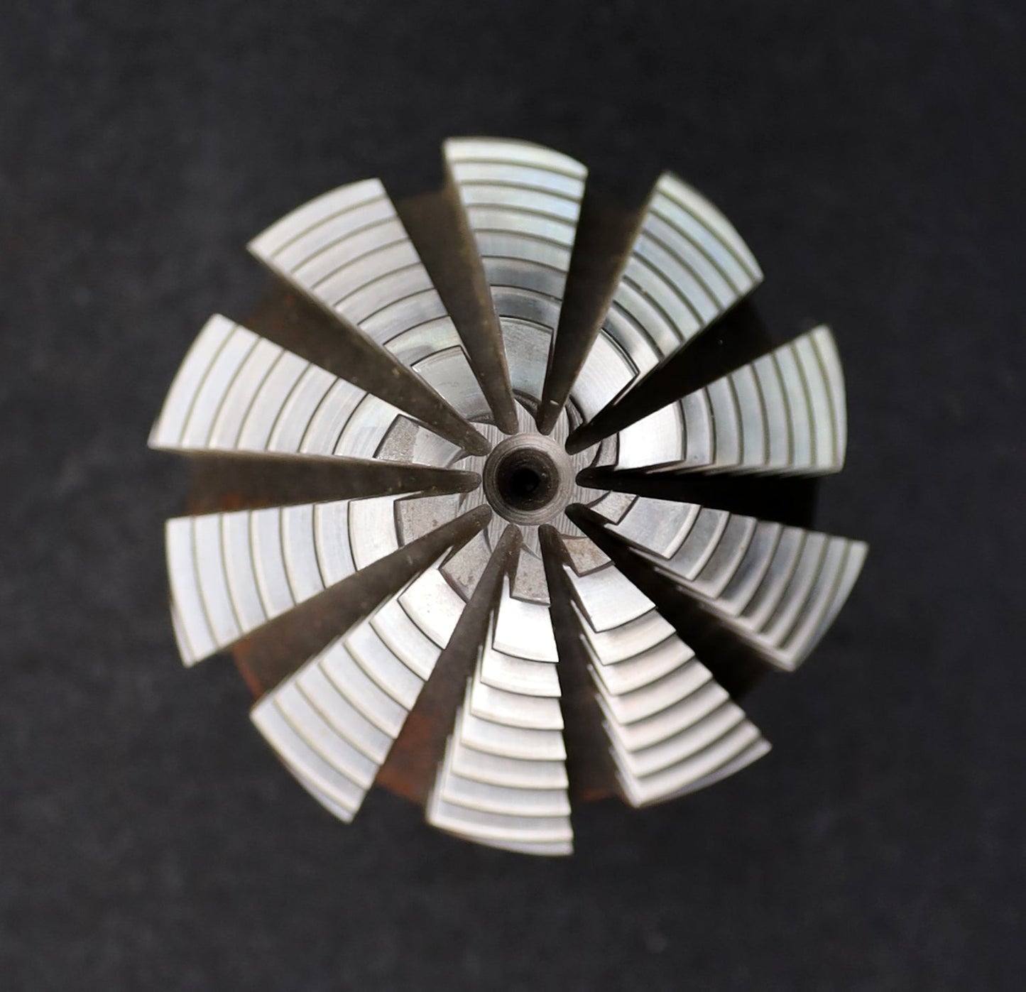 Bild des Artikels KLINGELNBERG-Palloid-Wälzfräser-m=-3-EGW-20°-Zahnform-I-1gg.-Rechts-Rest=-95%