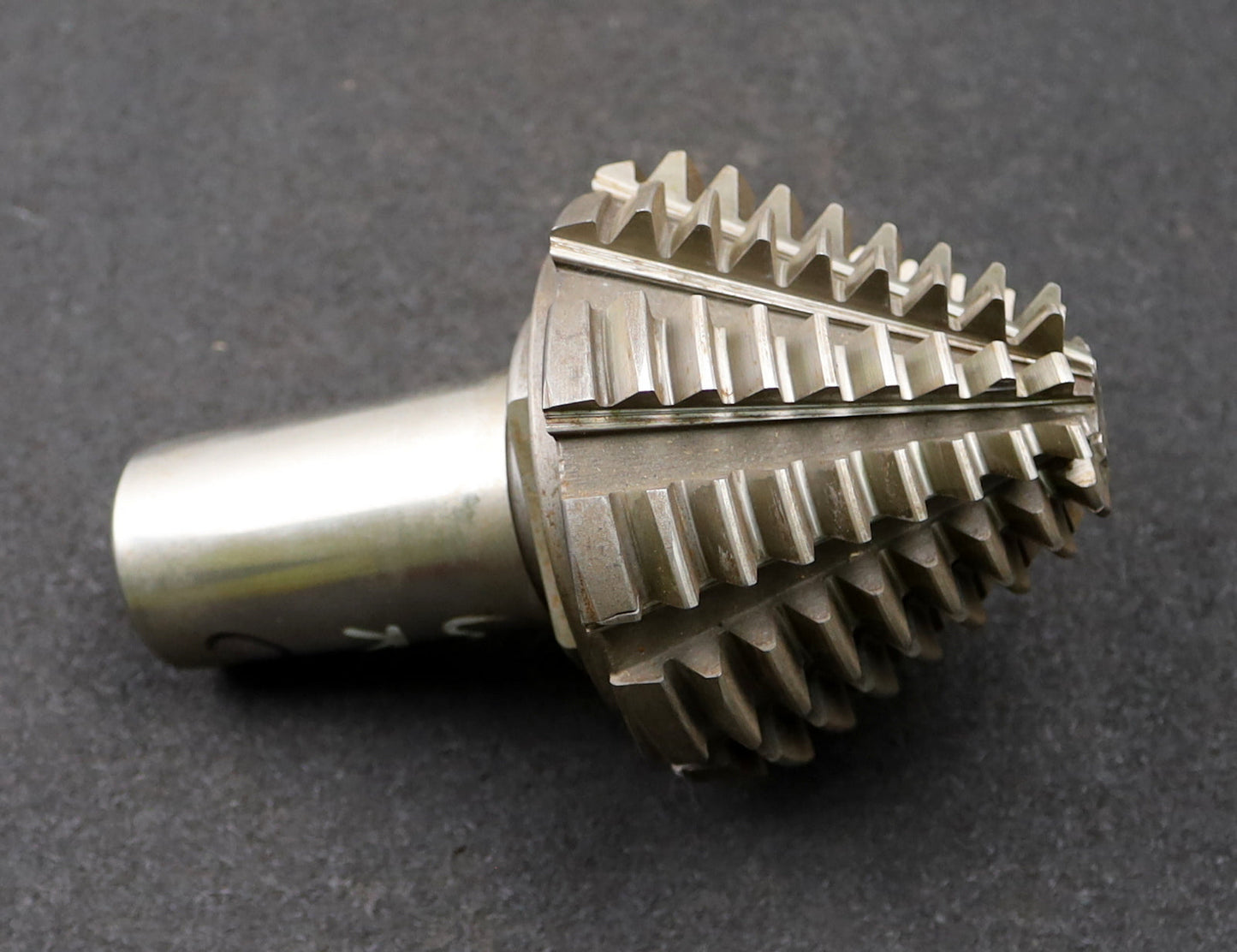 Bild des Artikels KLINGELNBERG-Palloid-Wälzfräser-m=-3-EGW-20°-Zahnform-I-1gg.-Re.-Rest=-80%-HSS