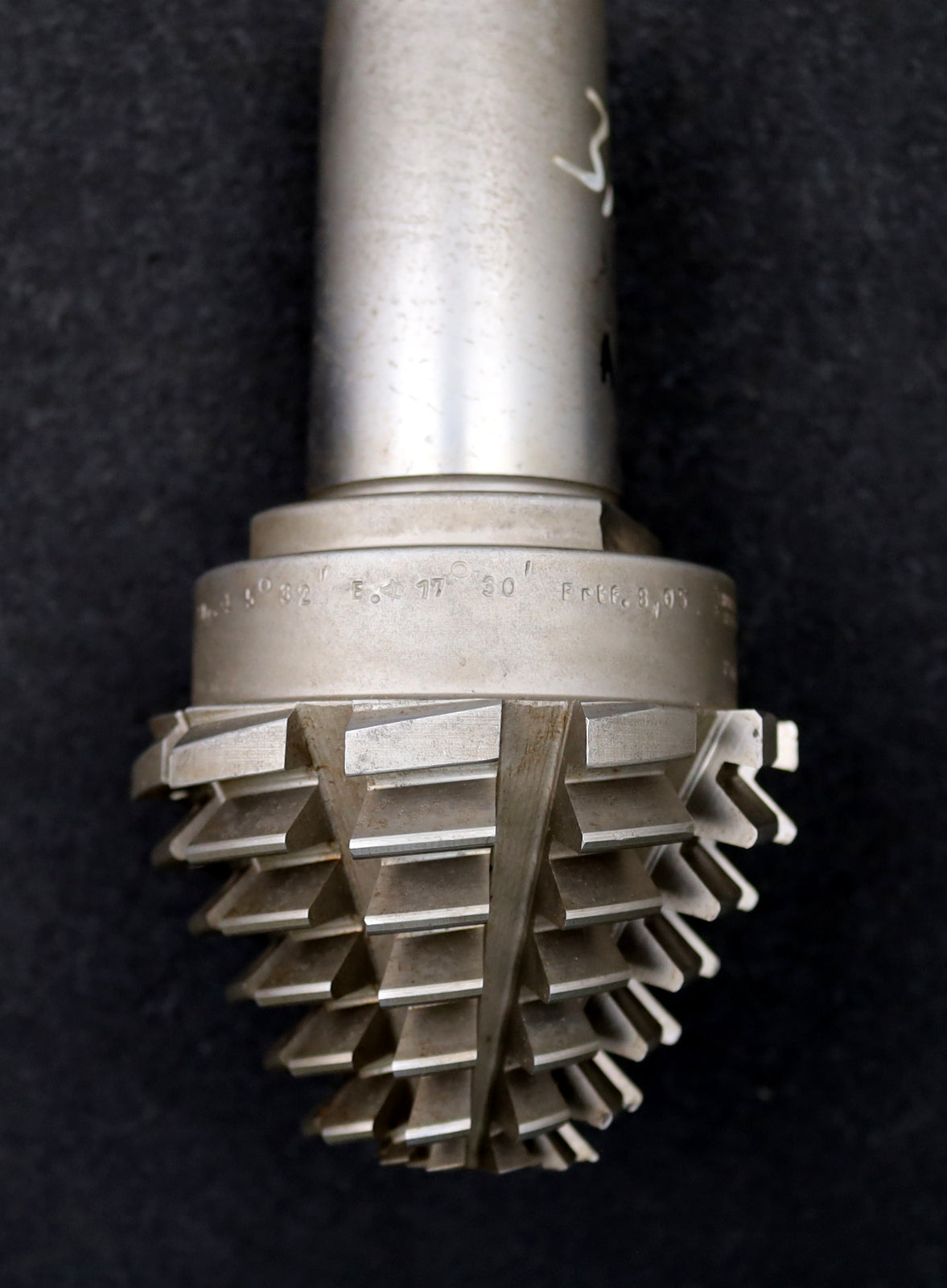 Bild des Artikels KLINGELNBERG-Palloid-Wälzfräser-m=-3,5-17°30´-EGW-Zahnform-III-1gg.-Rechts-HSS
