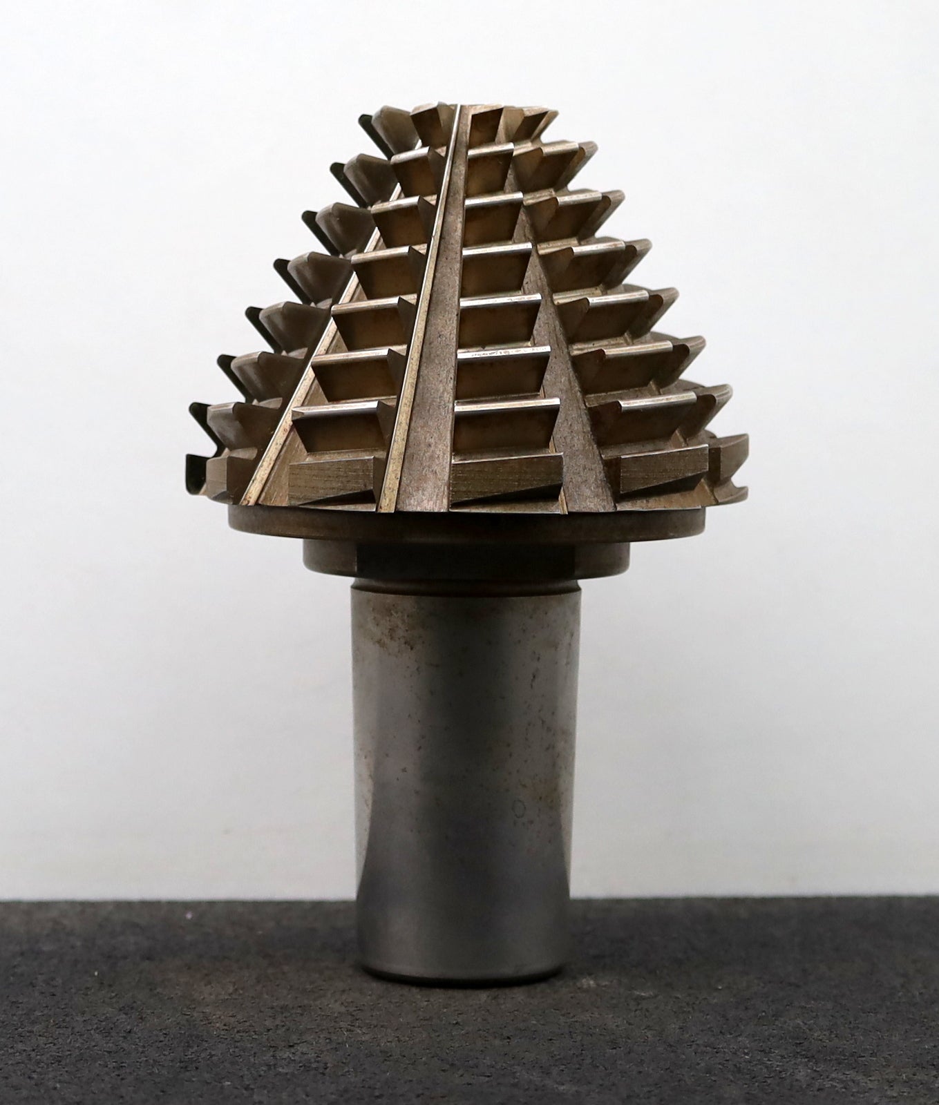 Bild des Artikels KLINGELNBERG-Palloid-Wälzfräser-m=-3,5-EGW-20°-Zahnform-III-1gg.-Re.-Rest=-80%
