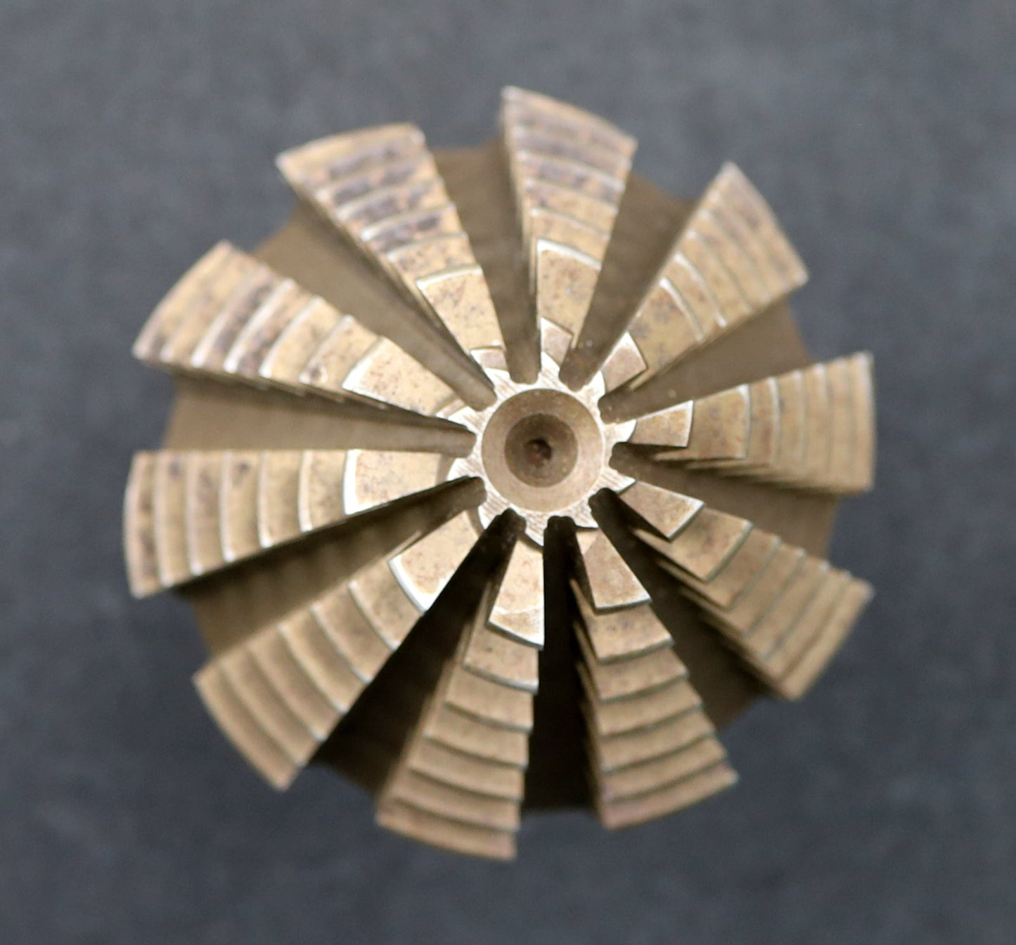 Bild des Artikels KLINGELNBERG-Palloid-Wälzfräser-m=-3,5-EGW-20°-Zahnform-III-1gg.-Re.-Rest=-80%