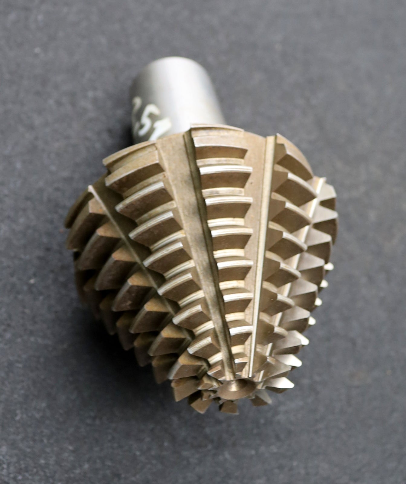 Bild des Artikels KLINGELNBERG-Palloid-Wälzfräser-m=-3,5-EGW-20°-Zahnform-III-1gg.-Re.-Rest=-80%