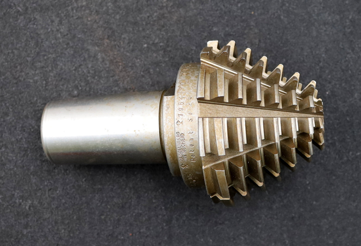 Bild des Artikels KLINGELNBERG-Palloid-Wälzfräser-m=-3,5-17°30´-EGW-Zahnform-III-1gg.-Links-HSS