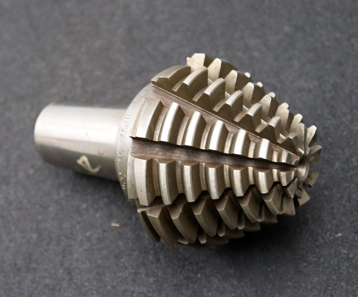 Bild des Artikels KLINGELNBERG-Palloid-Wälzfräser-m=-3,5-17°30´-EGW-Zahnform-III-1gg.-Re.-HF-ECO