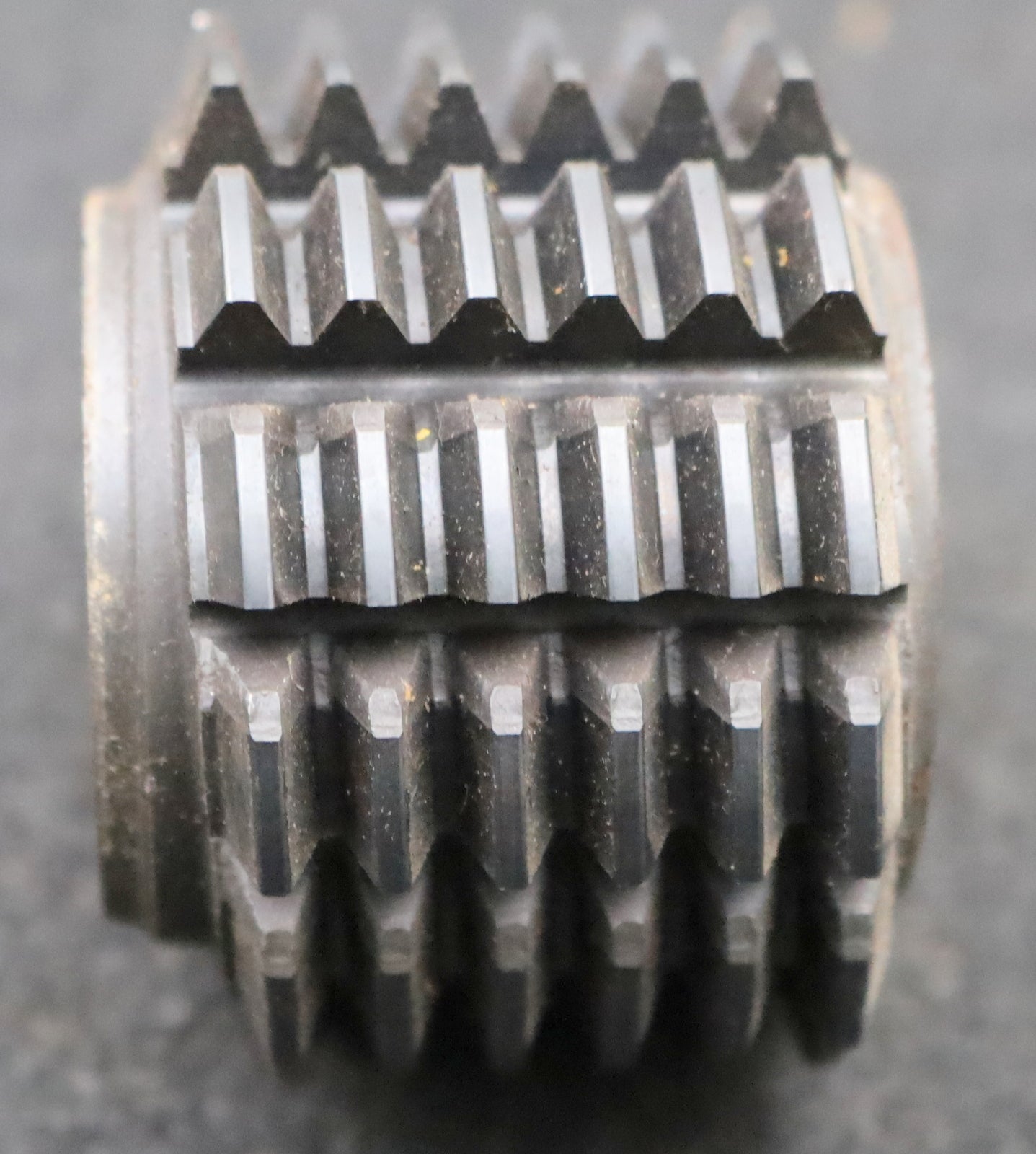 Bild des Artikels KL-Zahnrad-Wälzfräser-m=2,0mm-EGW-20°-Ø63x46xØ27mm-LKN-1gg.-Rechts