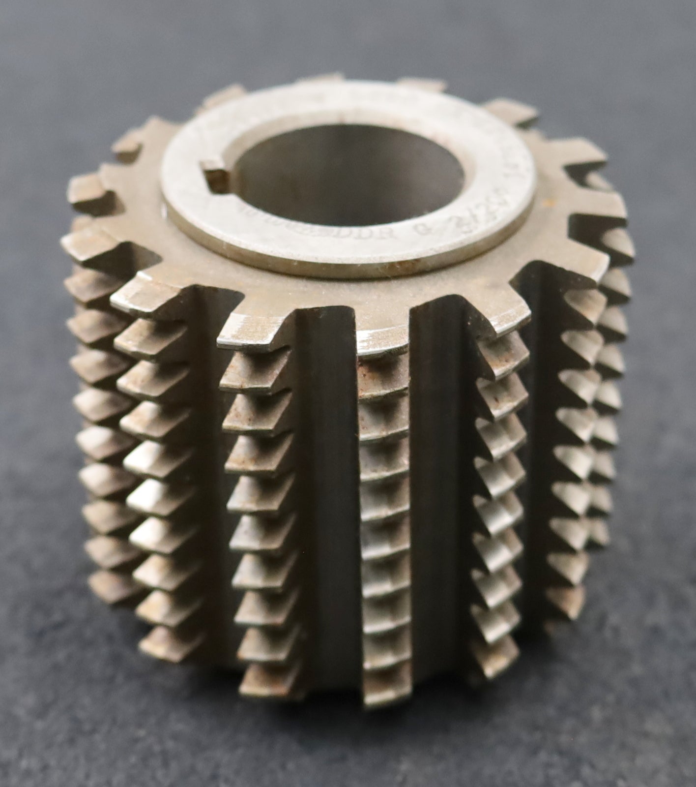 Bild des Artikels PWS-Zahnrad-Wälzfräser-m=2,0mm-BPII-DIN-3972-EGW-20°-Ø78x71xØ32mm-14-Spannuten